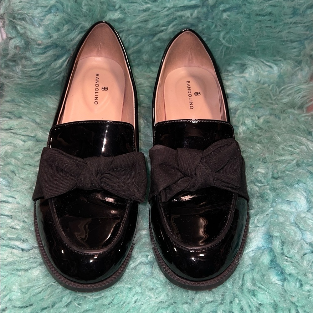Bandolino Glossy Black Loafers with Bow Accent